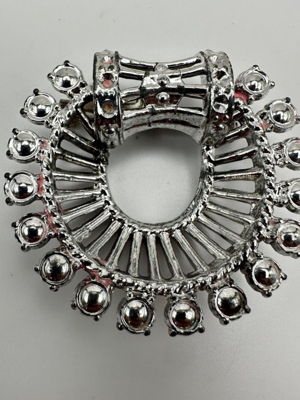 Vintage 80s Silver Tone Open Circle Wreath Bow Brooch Pin Women's Jewelry